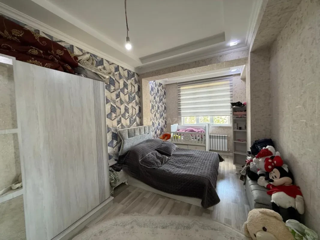 Satılır 3 otaqlı mənzil 123 m²