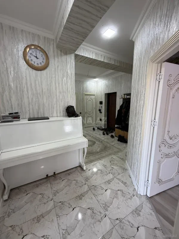 Satılır 3 otaqlı mənzil 123 m²