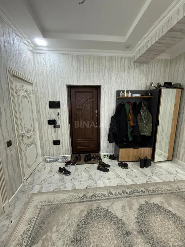 Satılır 3 otaqlı mənzil 123 m²