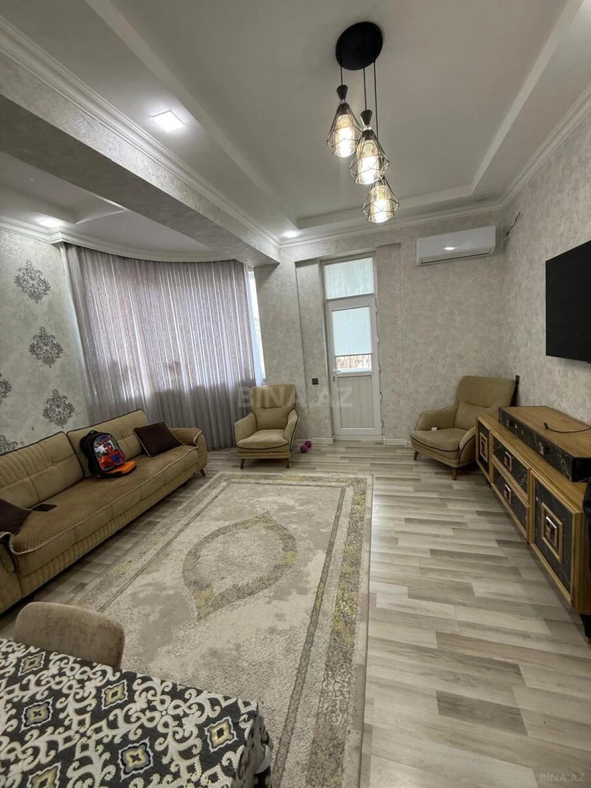 Satılır 3 otaqlı mənzil 123 m²