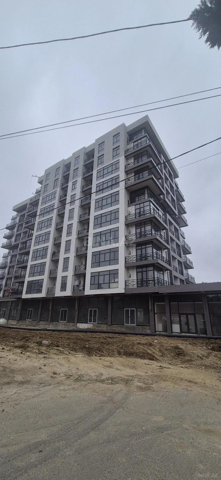 Satılır 3 otaqlı mənzil 124 m²
