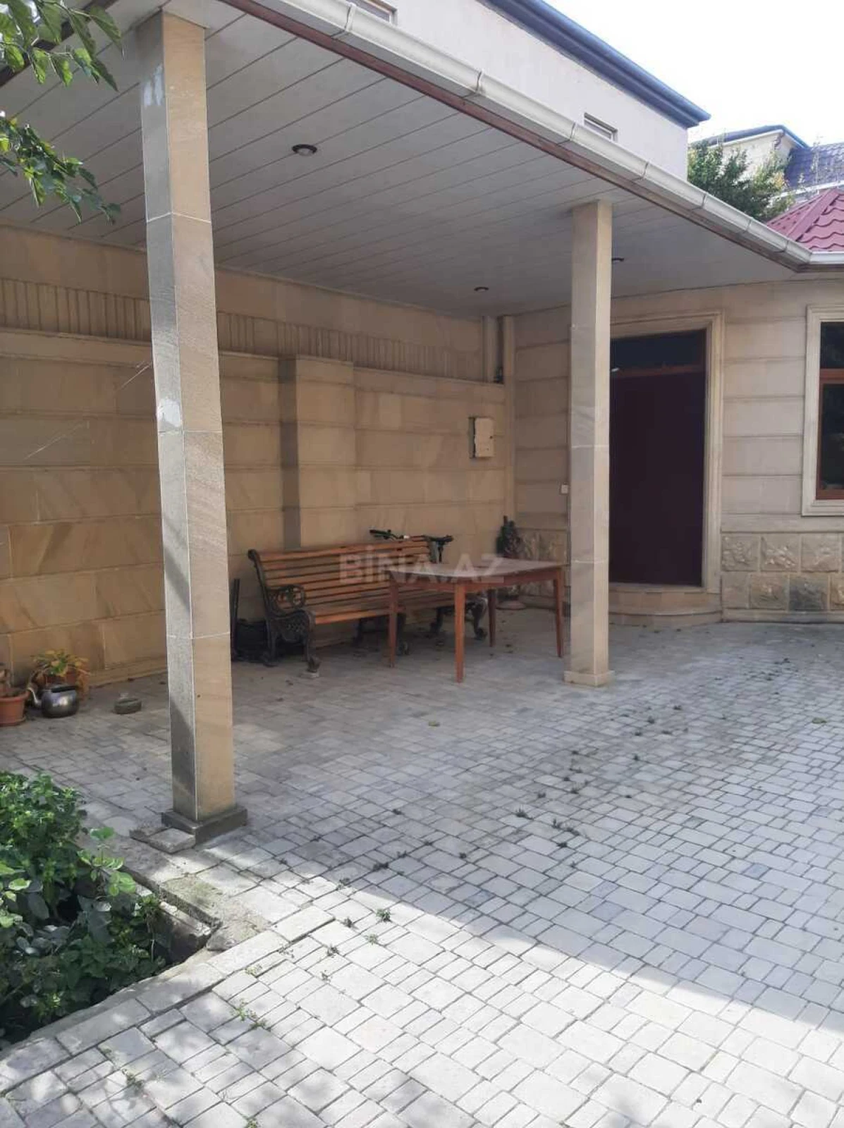 Satılır 7 otaqlı həyət evi 375 m²