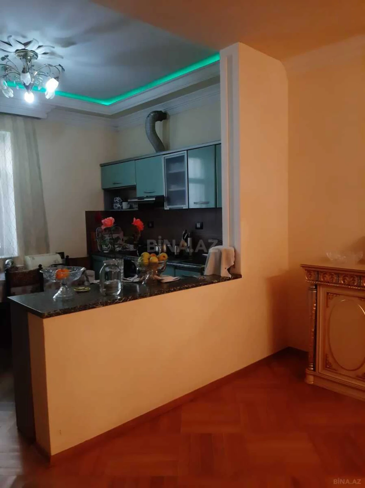 Satılır 7 otaqlı həyət evi 375 m²