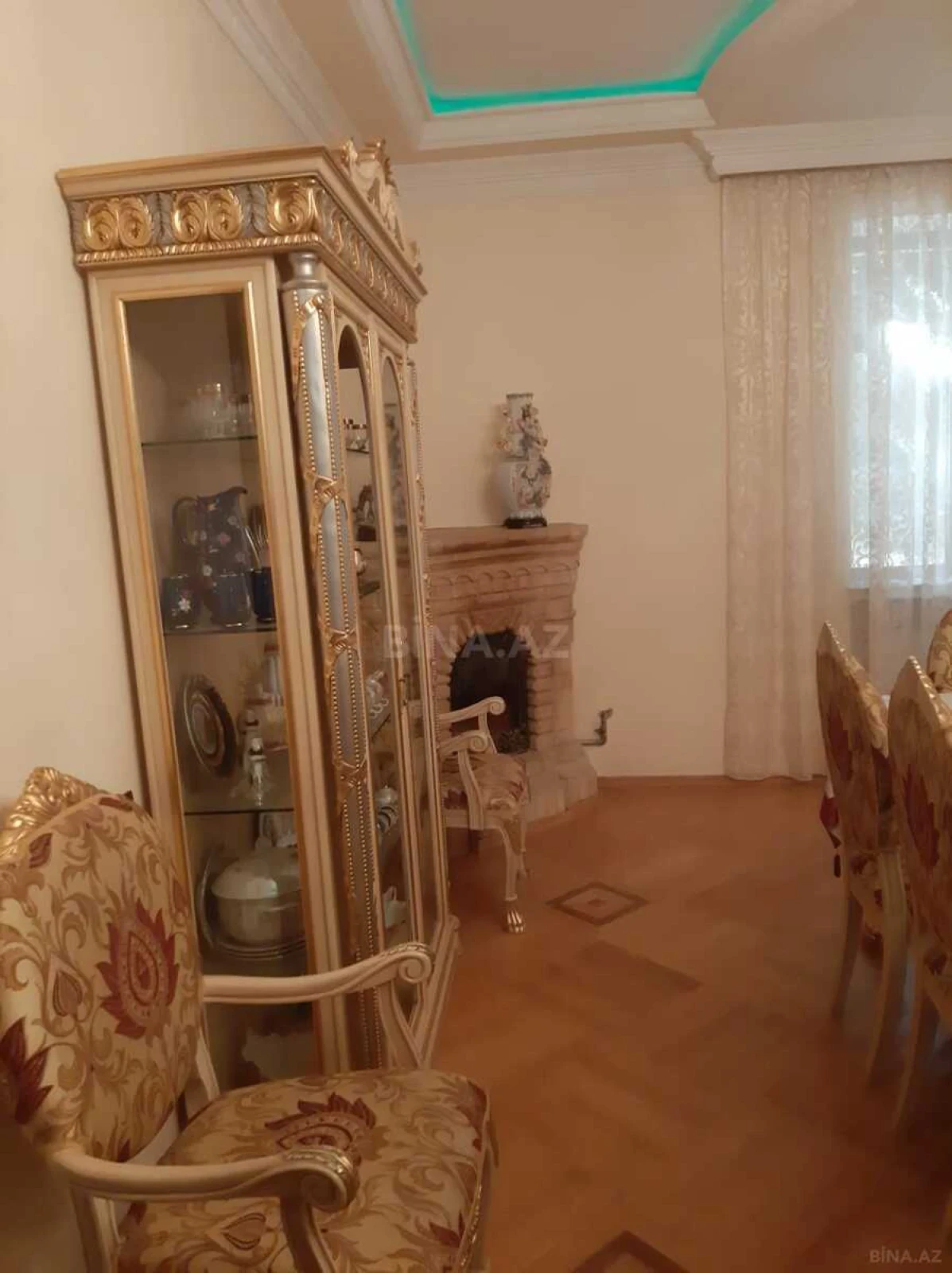Satılır 7 otaqlı həyət evi 375 m²