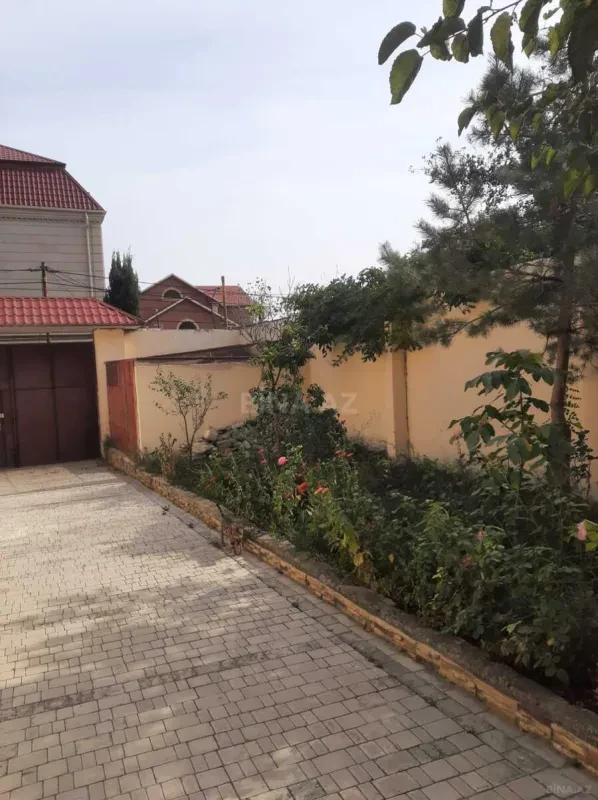 Satılır 7 otaqlı həyət evi 375 m²