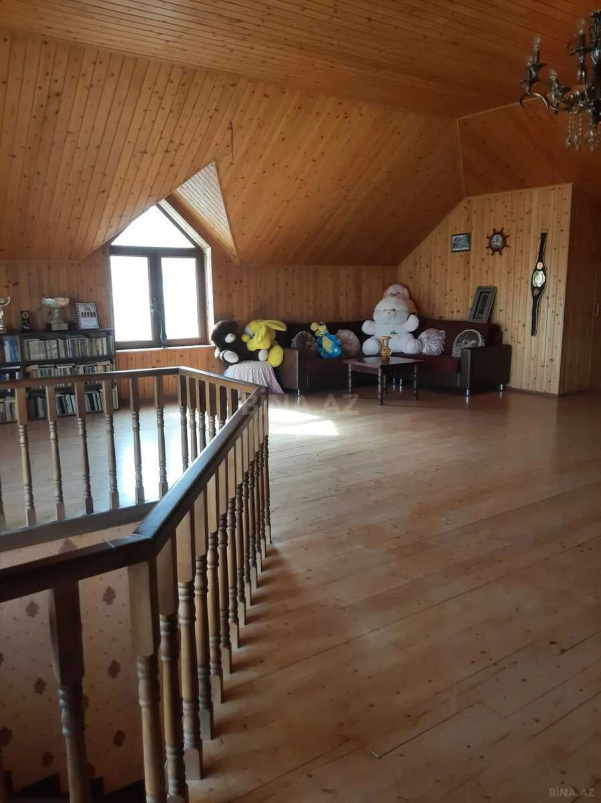 Satılır 7 otaqlı həyət evi 375 m²