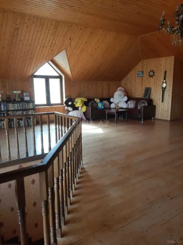 Satılır 7 otaqlı həyət evi 375 m²