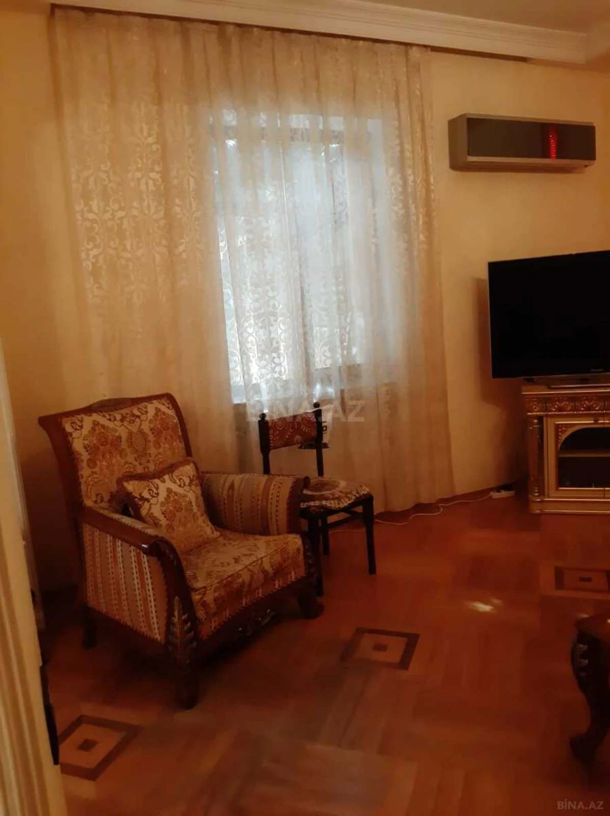 Satılır 7 otaqlı həyət evi 375 m²