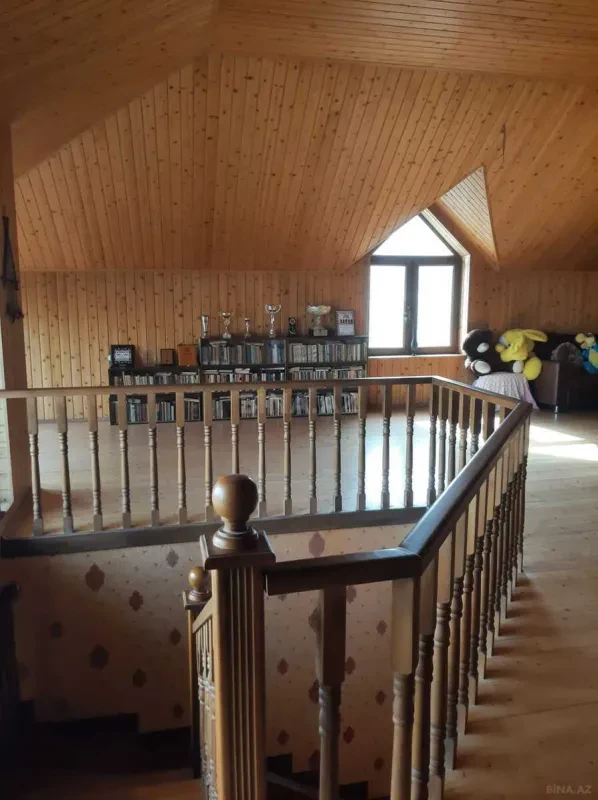 Satılır 7 otaqlı həyət evi 375 m²