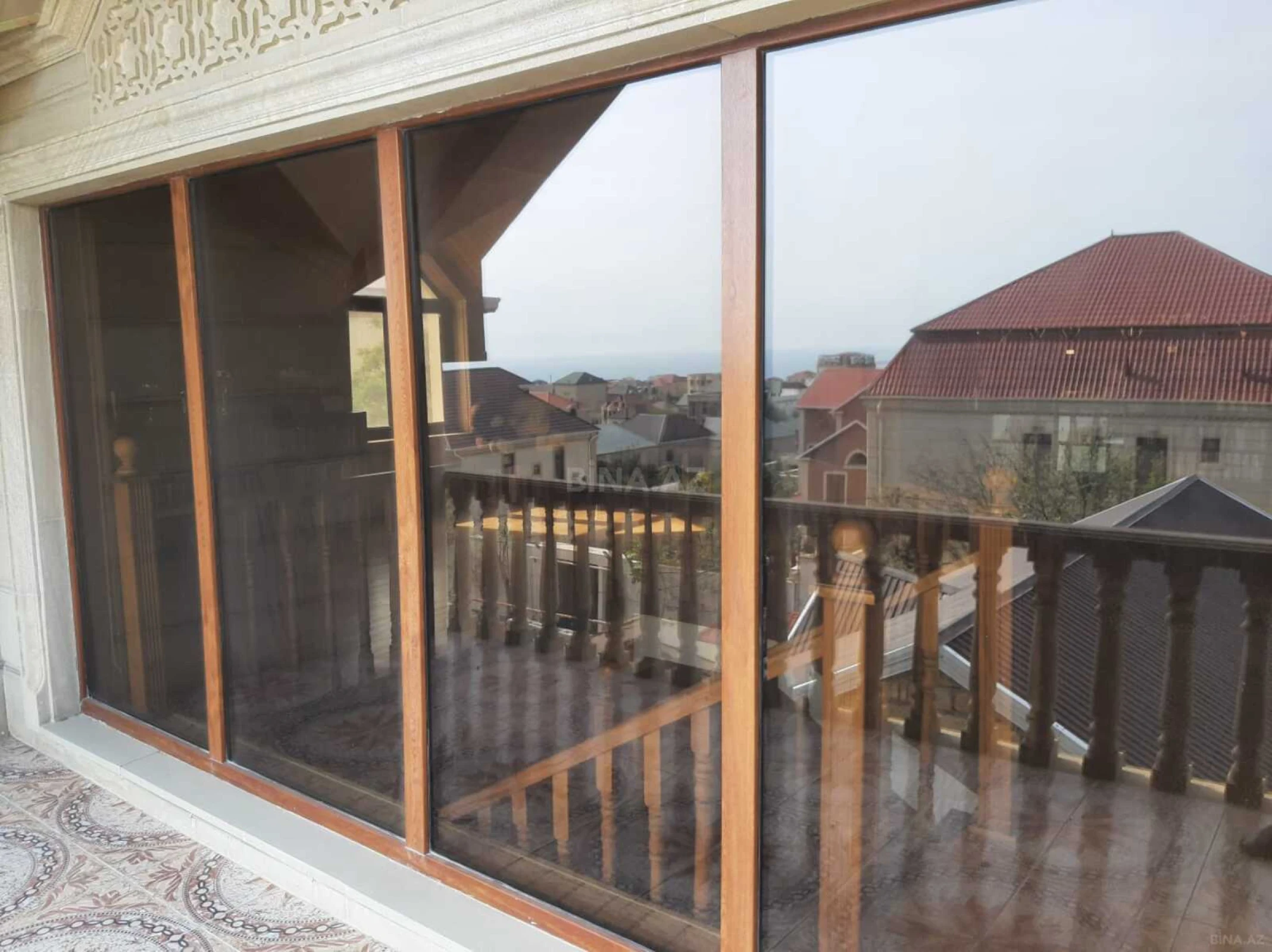 Satılır 7 otaqlı həyət evi 375 m²