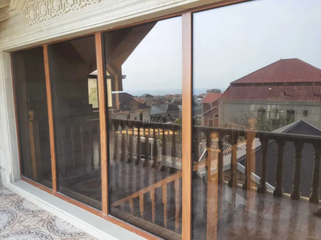 Satılır 7 otaqlı həyət evi 375 m²