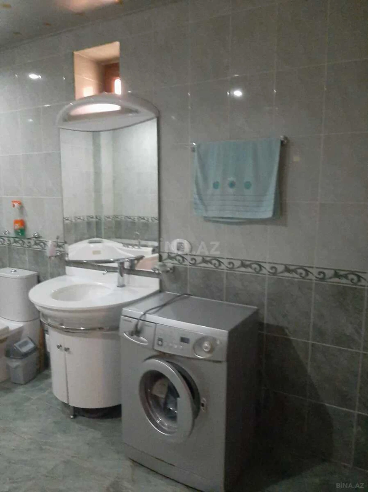 Satılır 7 otaqlı həyət evi 375 m²