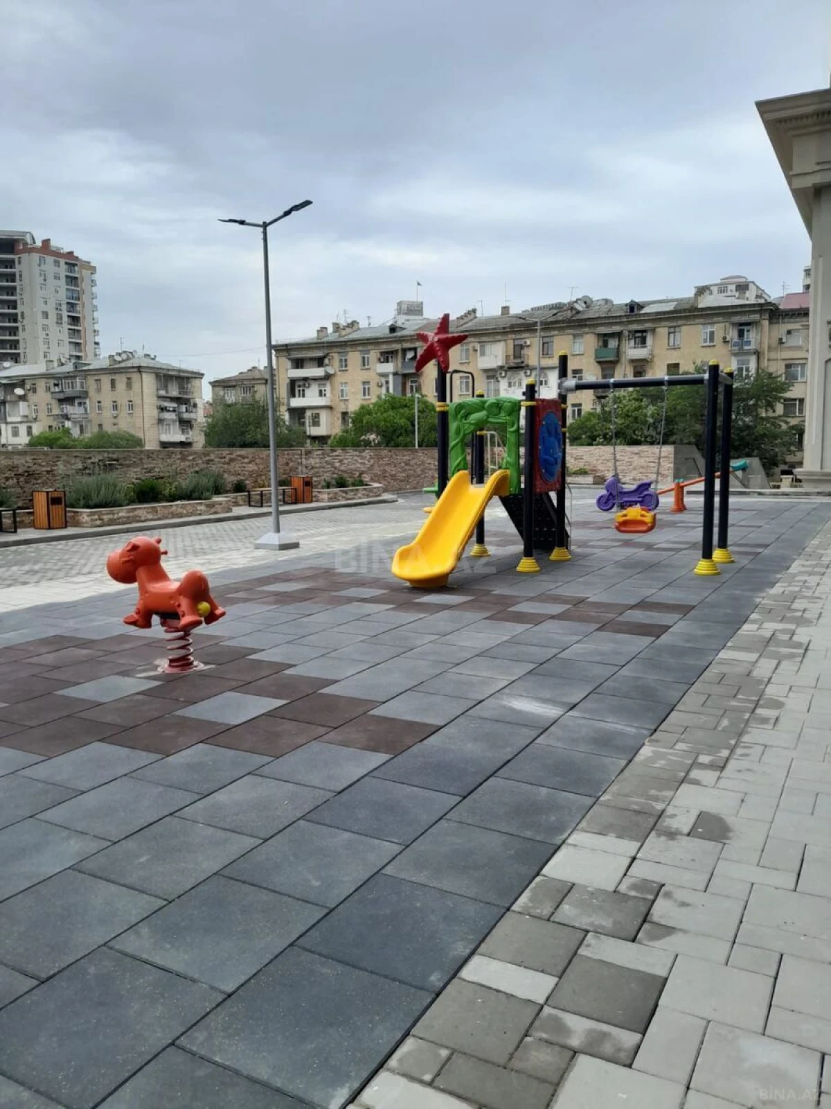 Satılır 3 otaqlı mənzil 105 m²