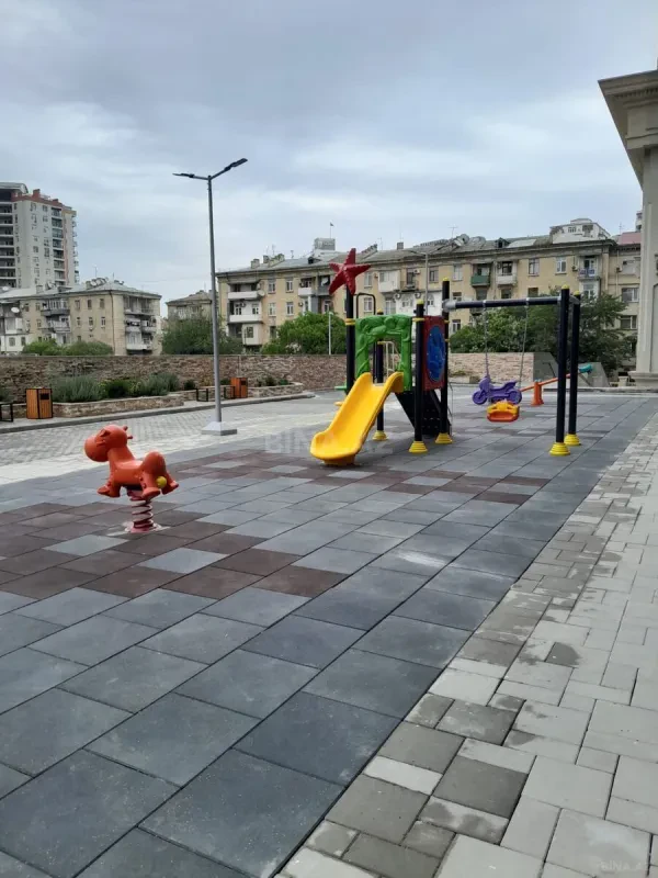 Satılır 3 otaqlı mənzil 105 m²