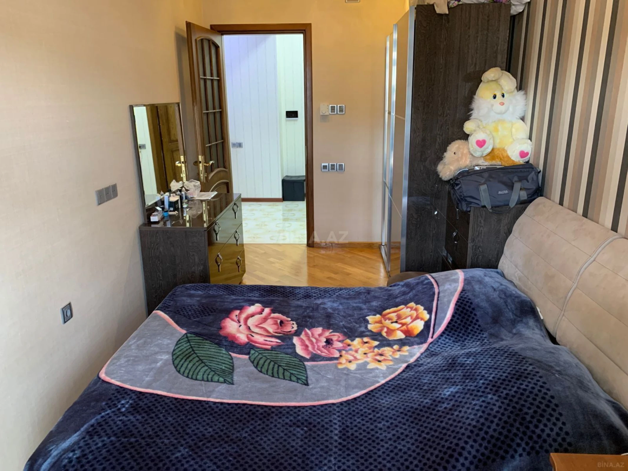 Satılır 3 otaqlı mənzil 105 m²