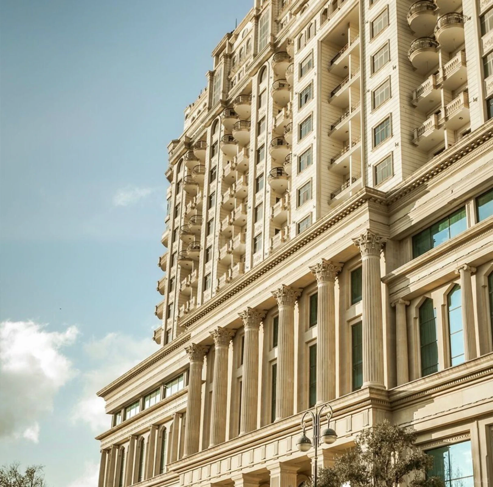 Satılır 3 otaqlı mənzil 105 m²
