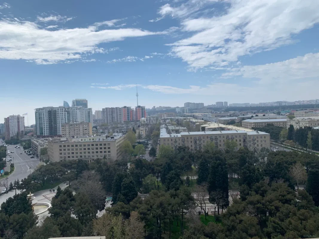 Satılır 3 otaqlı mənzil 105 m²