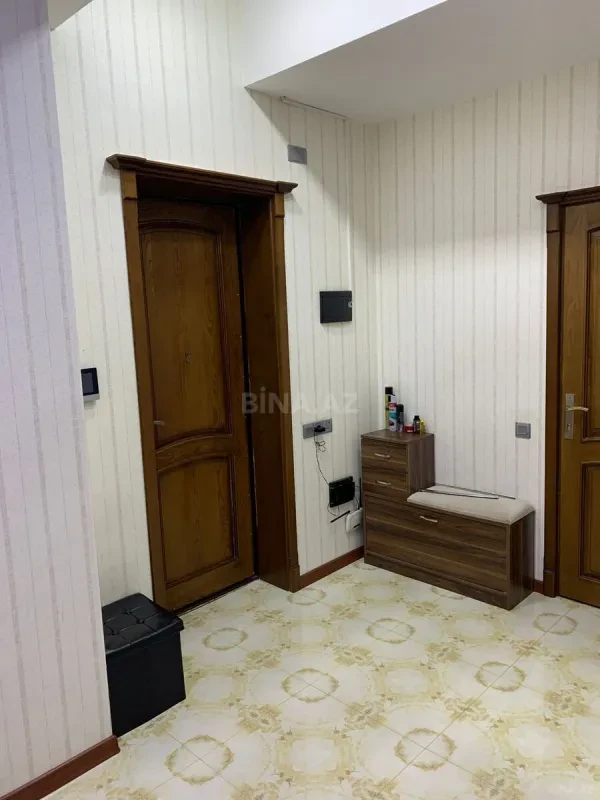 Satılır 3 otaqlı mənzil 105 m²
