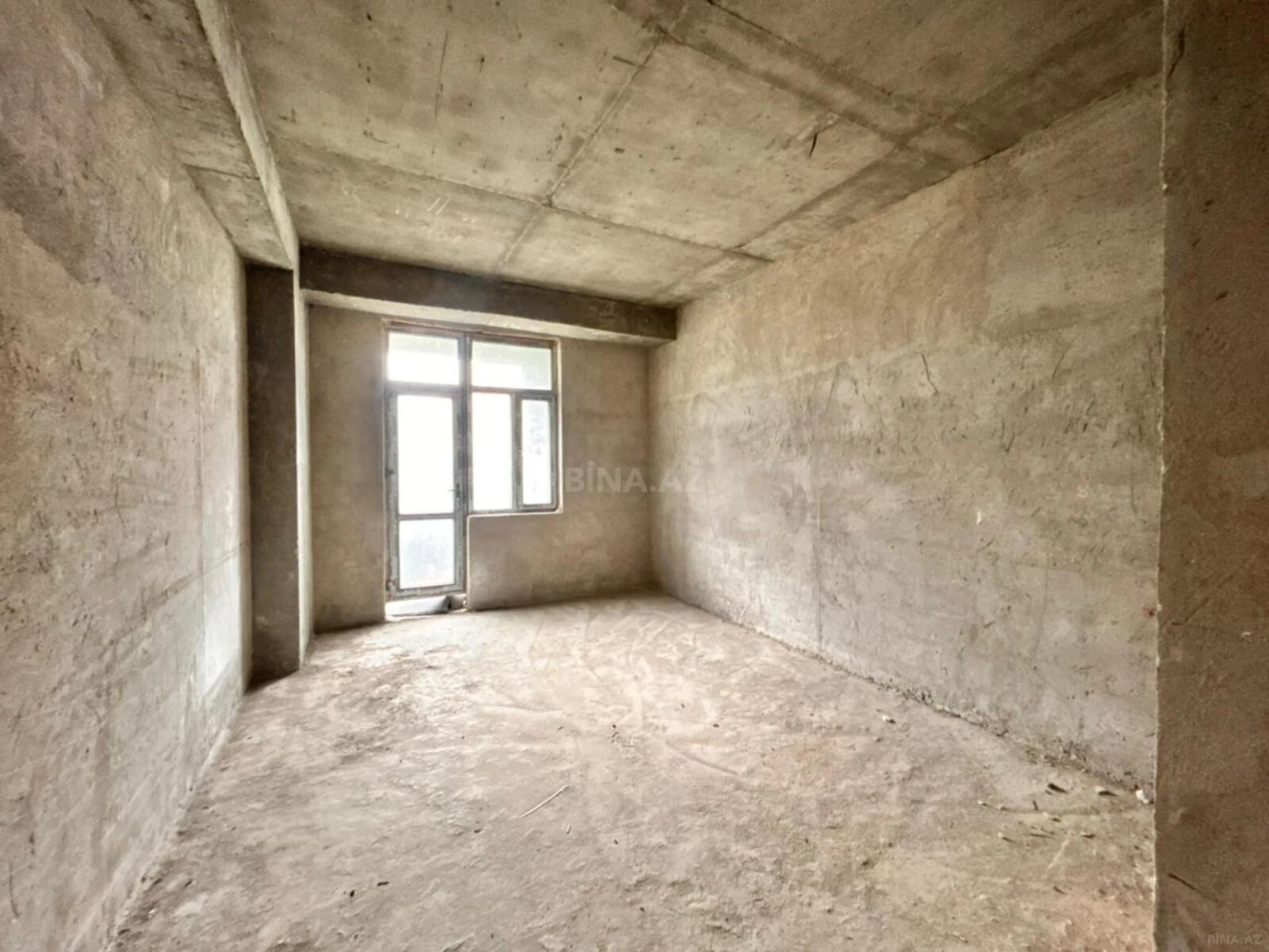 Satılır 4 otaqlı mənzil 185 m²