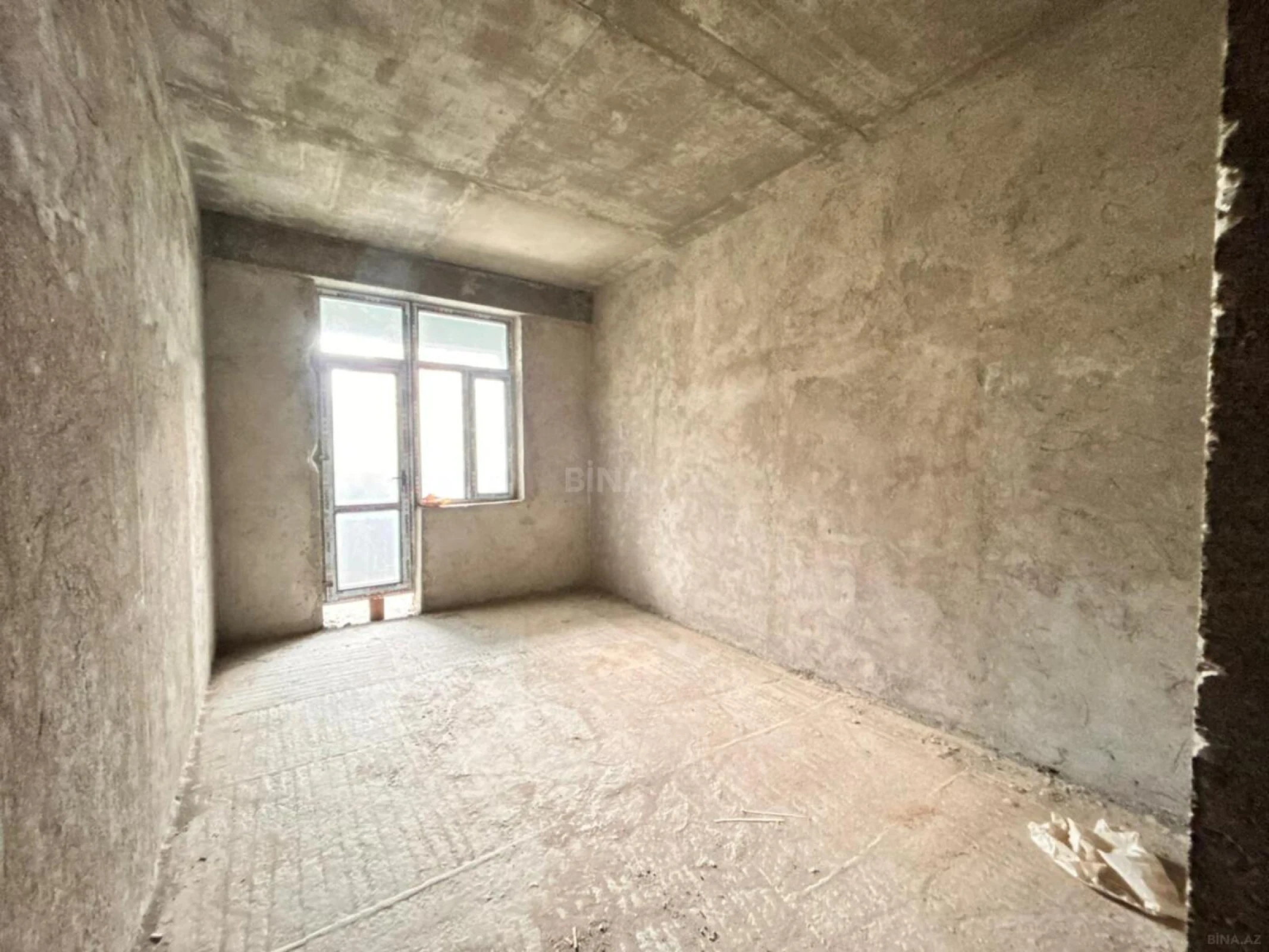 Satılır 4 otaqlı mənzil 185 m²
