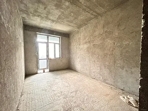 Satılır 4 otaqlı mənzil 185 m²