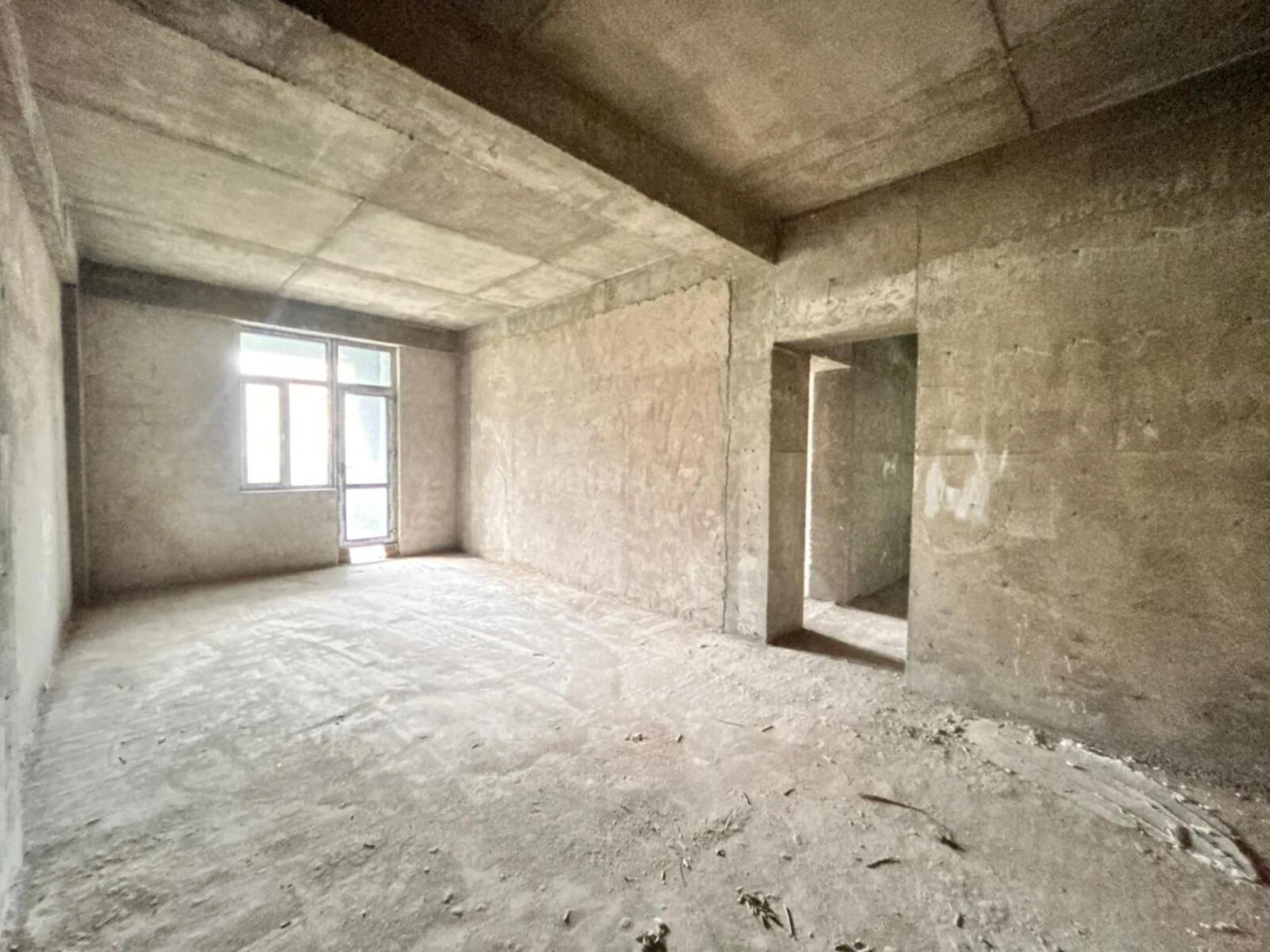 Satılır 4 otaqlı mənzil 185 m²