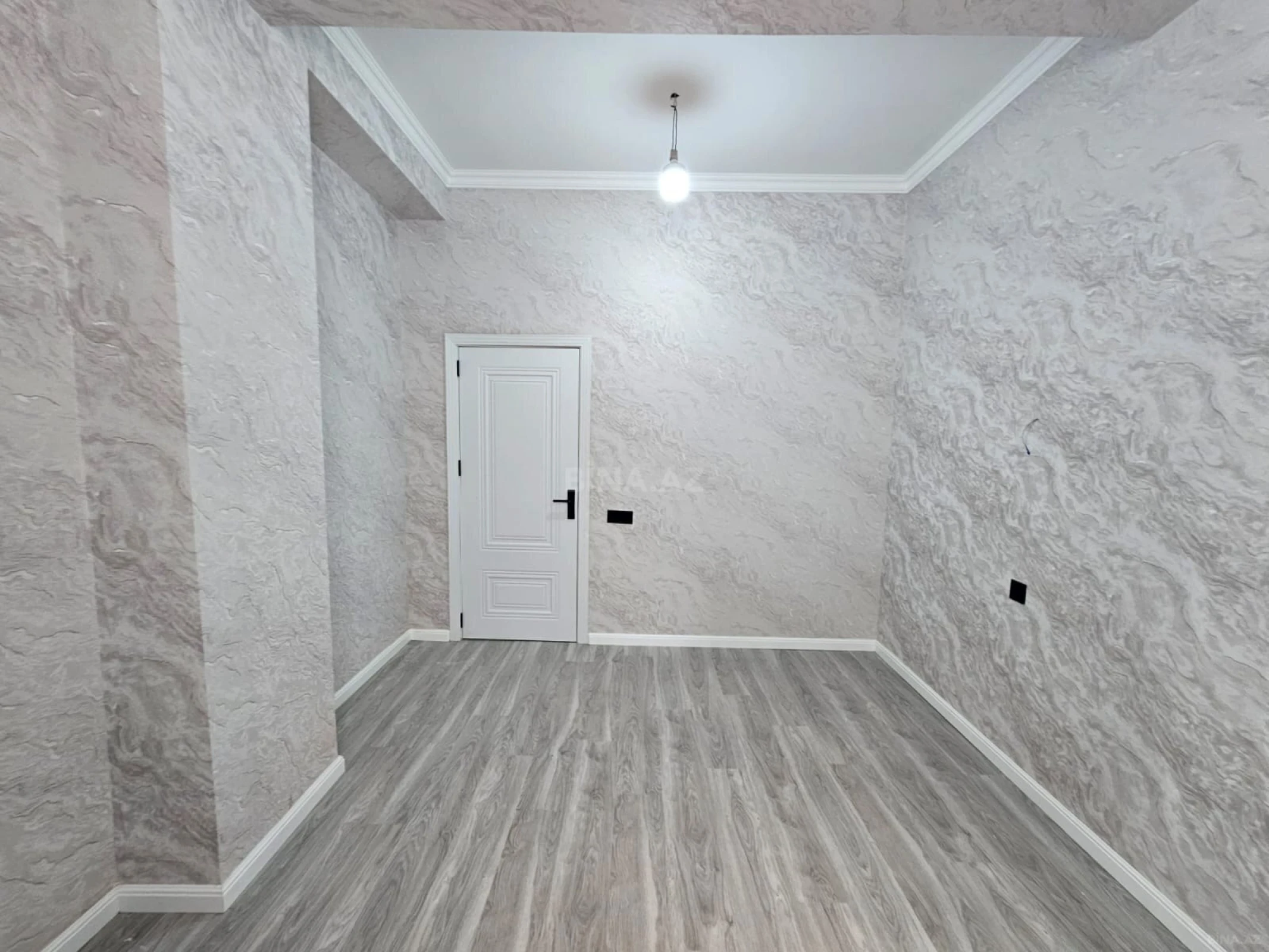 Satılır 2 otaqlı mənzil 56 m²