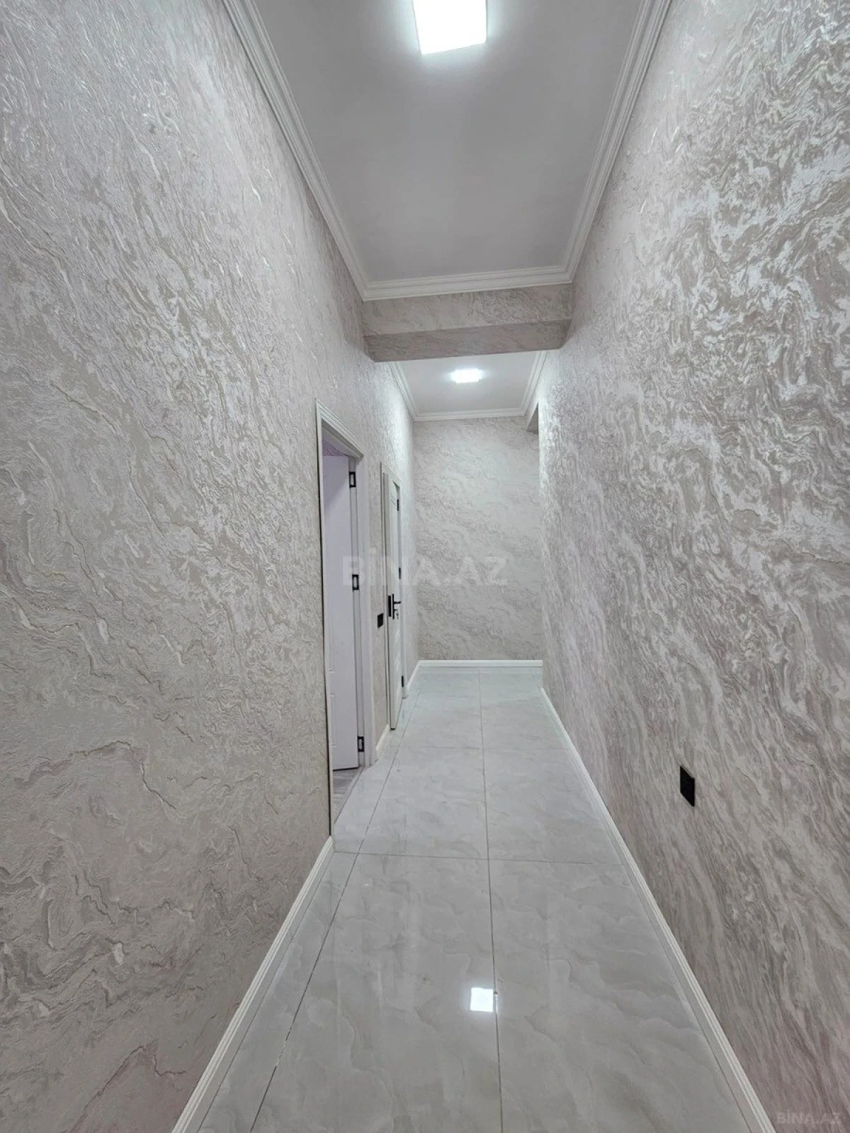 Satılır 2 otaqlı mənzil 56 m²