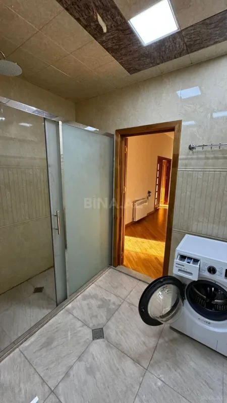 Kirayə verilir 3 otaqlı mənzil 130 m²