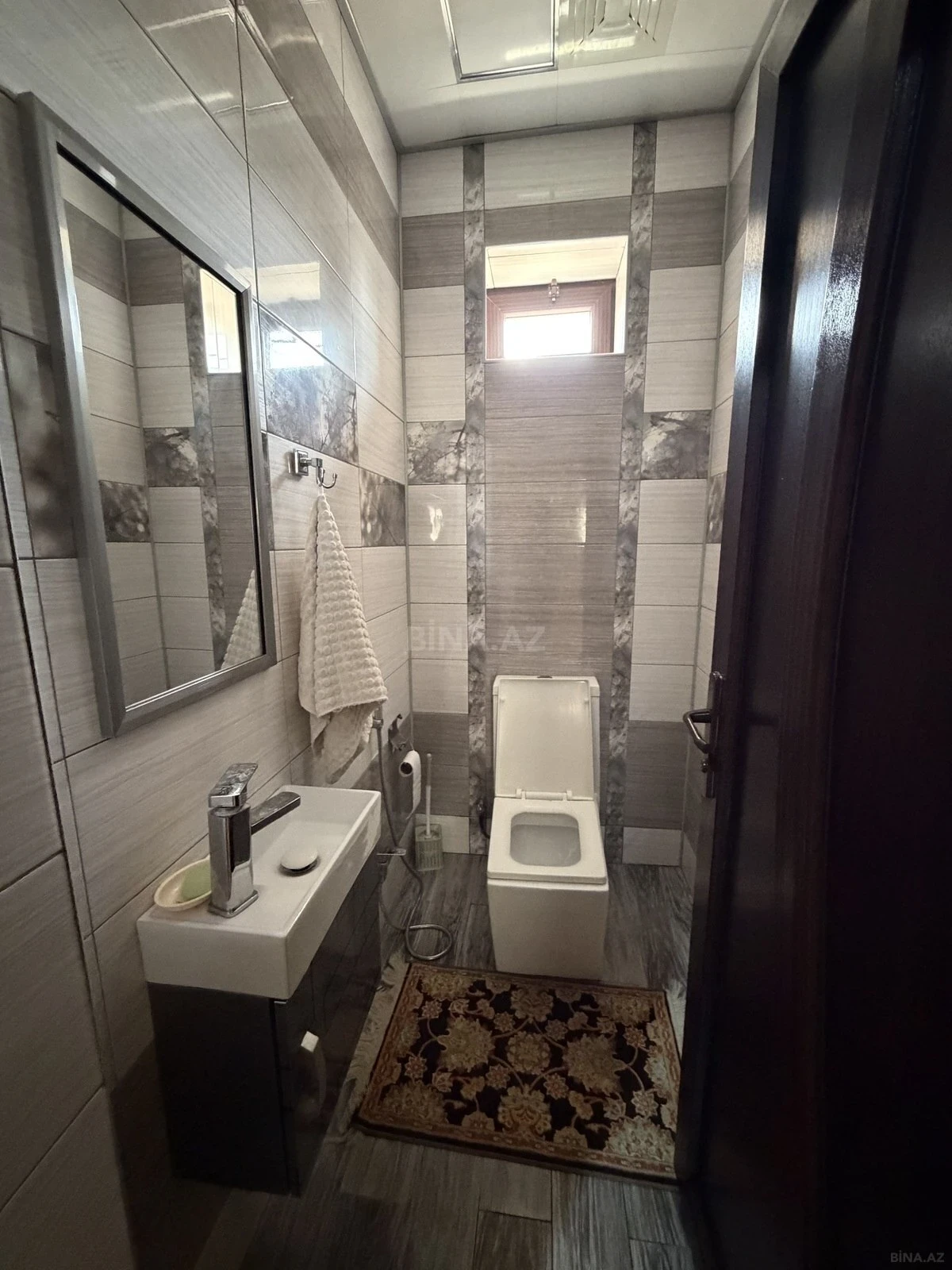 Satılır 5 otaqlı həyət evi 190 m²