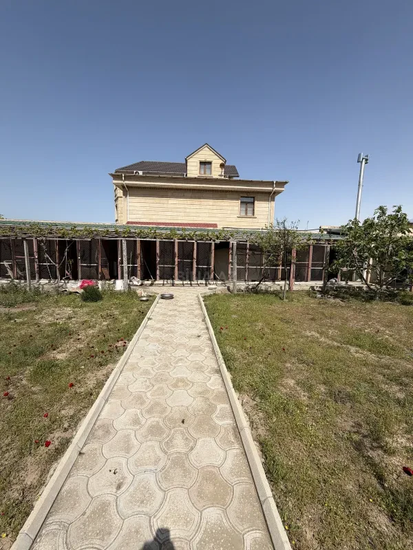 Satılır 5 otaqlı həyət evi 190 m²