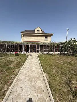 Satılır 5 otaqlı həyət evi 190 m²