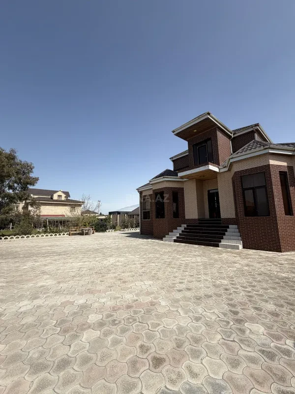 Satılır 5 otaqlı həyət evi 190 m²