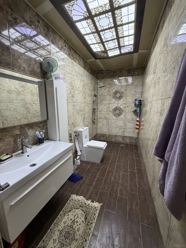 Satılır 5 otaqlı həyət evi 190 m²