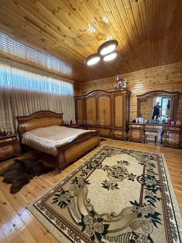 Satılır 5 otaqlı həyət evi 190 m²