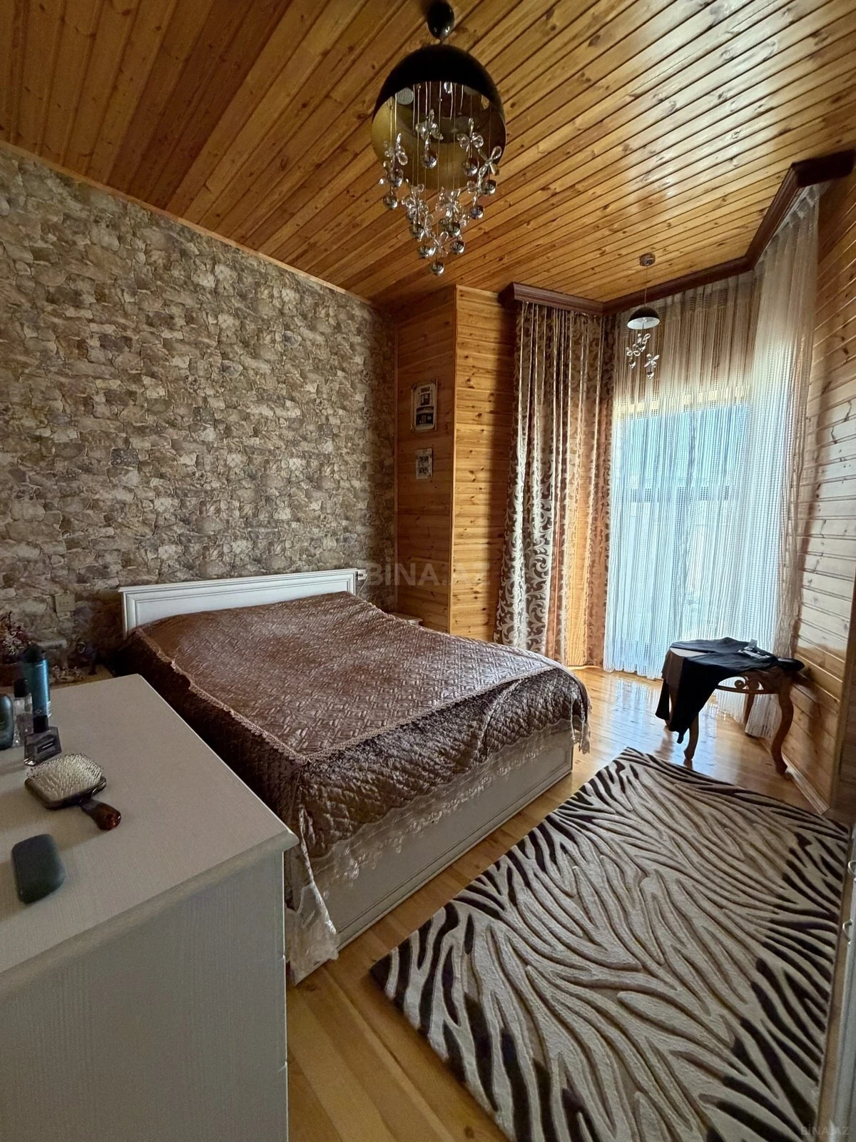Satılır 5 otaqlı həyət evi 190 m²