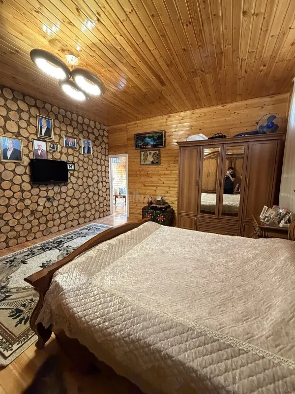 Satılır 5 otaqlı həyət evi 190 m²