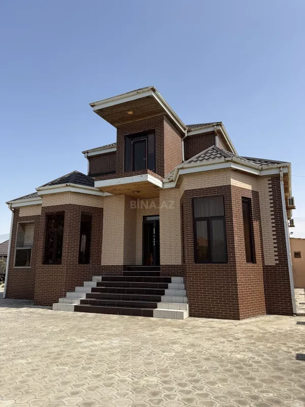 Satılır 5 otaqlı həyət evi 190 m²