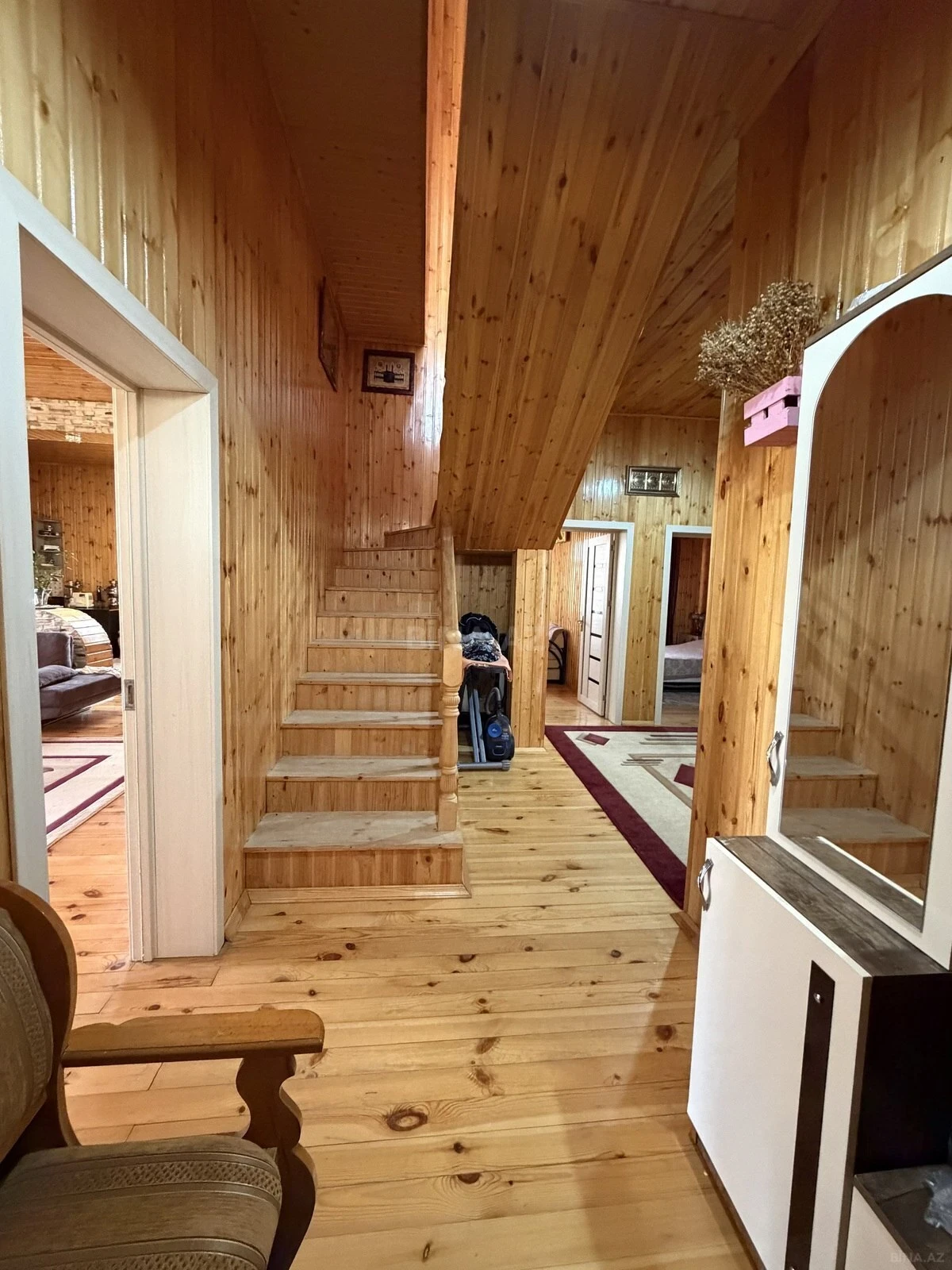 Satılır 5 otaqlı həyət evi 190 m²