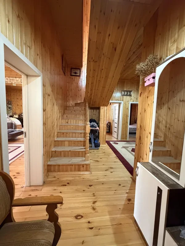 Satılır 5 otaqlı həyət evi 190 m²