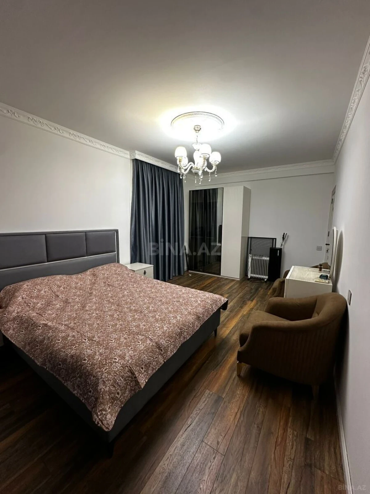 Satılır 2 otaqlı mənzil 75 m²