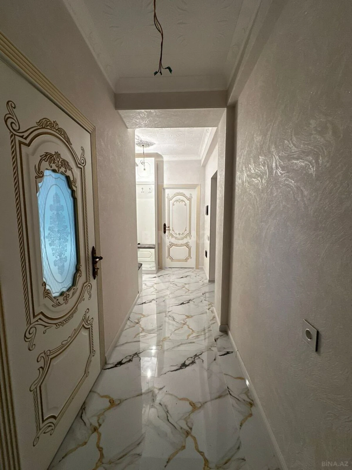 Satılır 2 otaqlı mənzil 75 m²