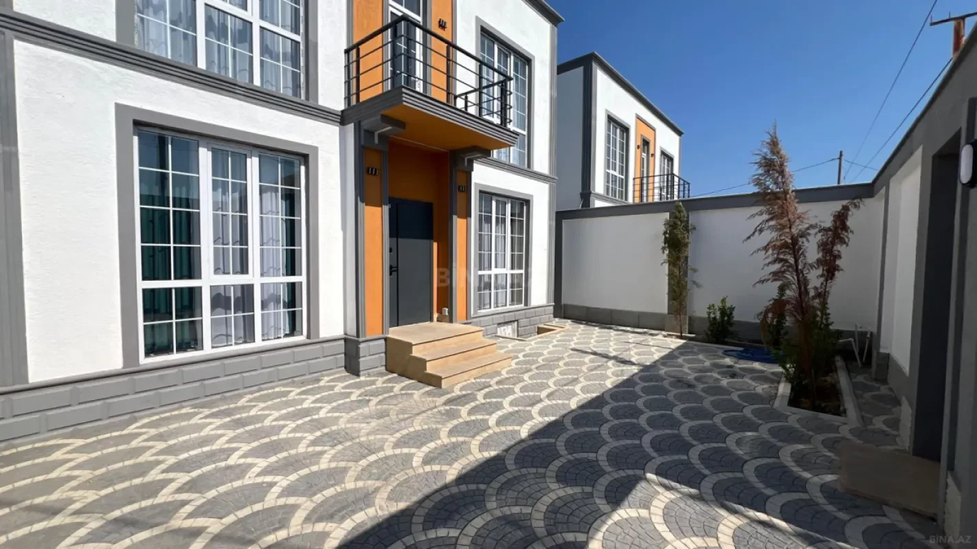 Satılır 4 otaqlı həyət evi 100 m²