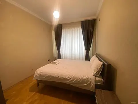 Kirayə verilir 2 otaqlı mənzil 73 m²