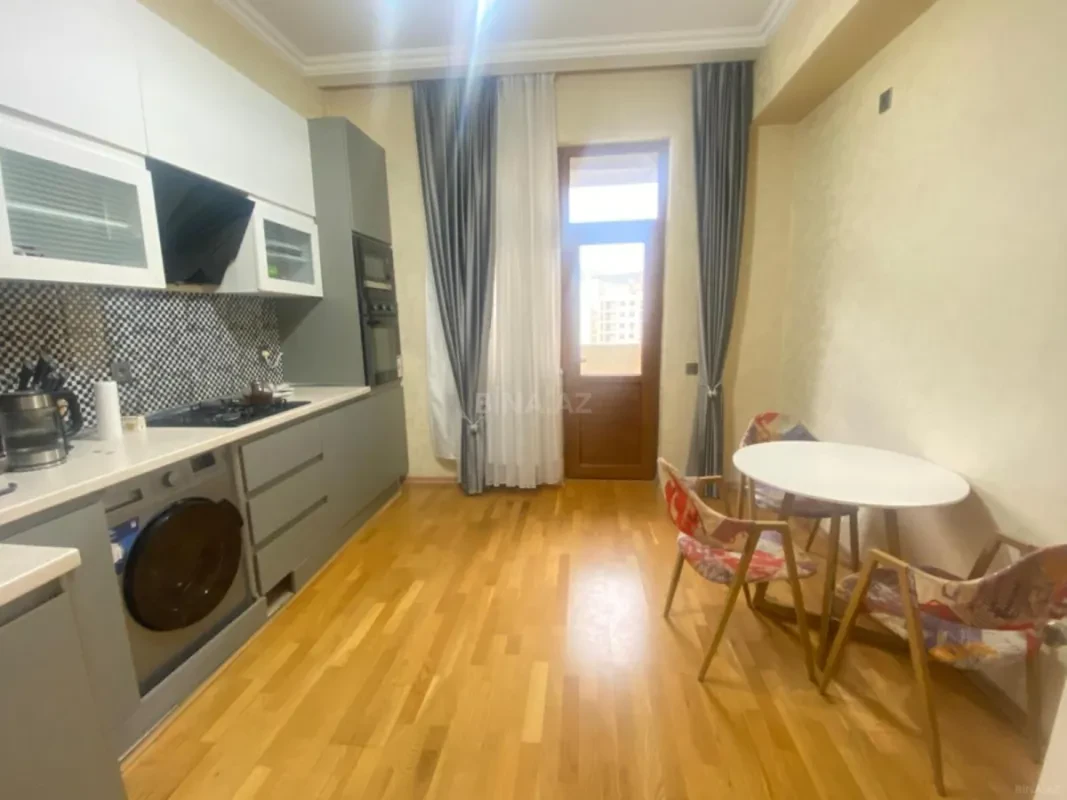 Kirayə verilir 2 otaqlı mənzil 73 m²