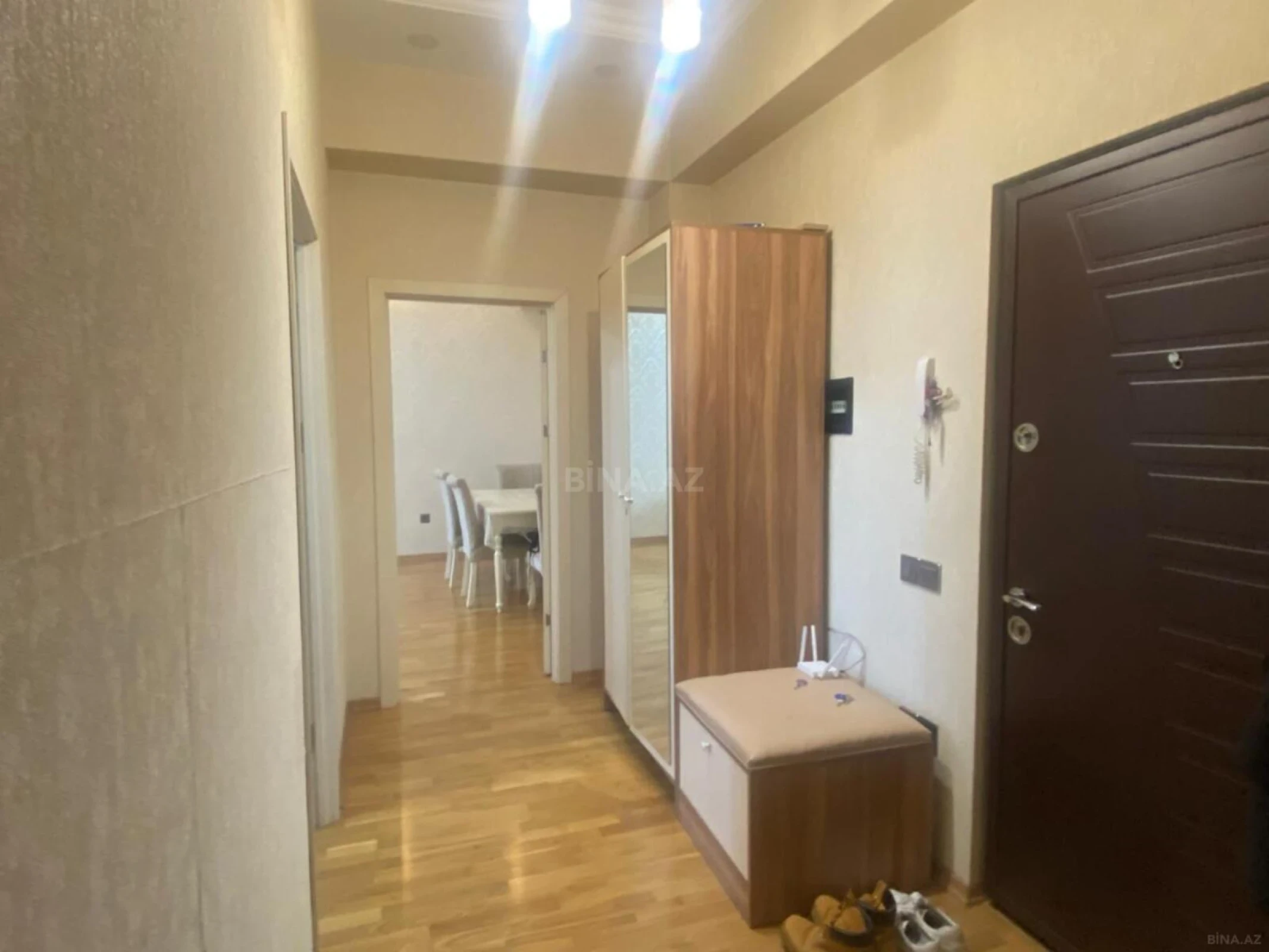 Kirayə verilir 2 otaqlı mənzil 73 m²