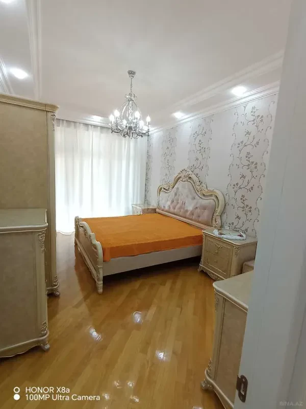 Kirayə verilir 3 otaqlı mənzil 148 m²