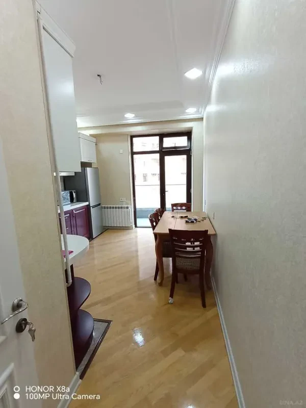 Kirayə verilir 3 otaqlı mənzil 148 m²