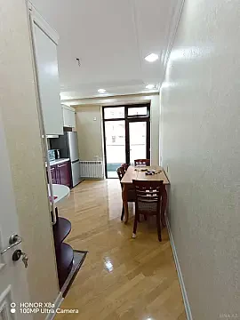 Kirayə verilir 3 otaqlı mənzil 148 m²