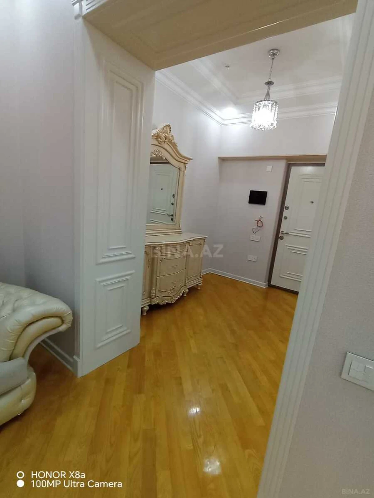 Kirayə verilir 3 otaqlı mənzil 148 m²